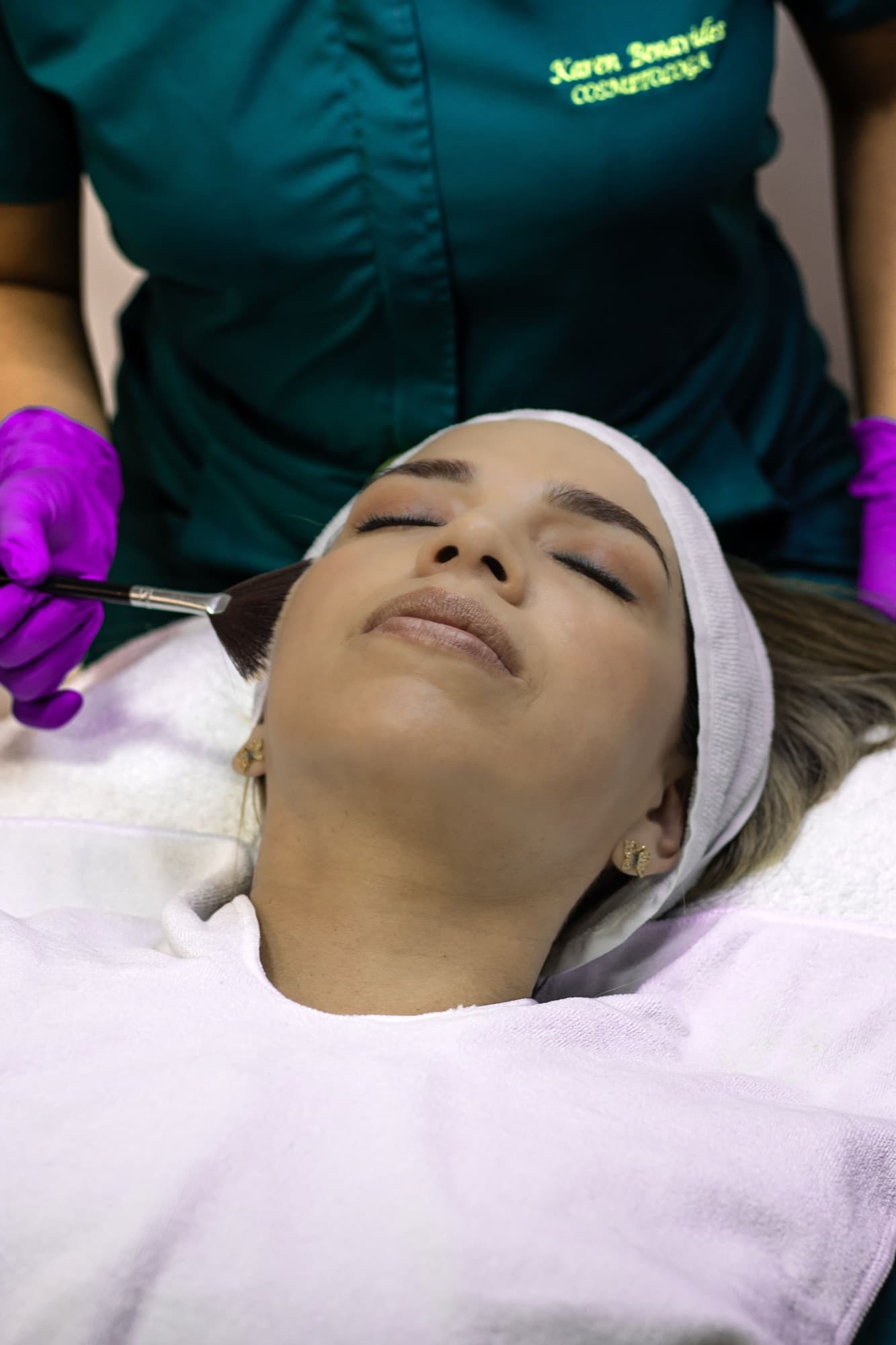 Tratamiento facial de precisión en el centro de Irene Ortiz en Cuenca